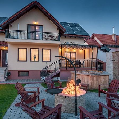 Roots Villa Redwood Brašov Exteriér fotografie