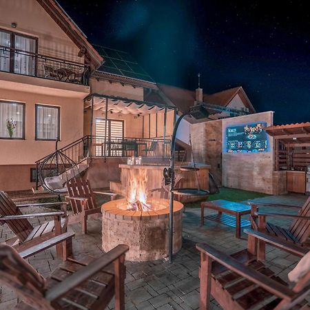 Roots Villa Redwood Brašov Exteriér fotografie