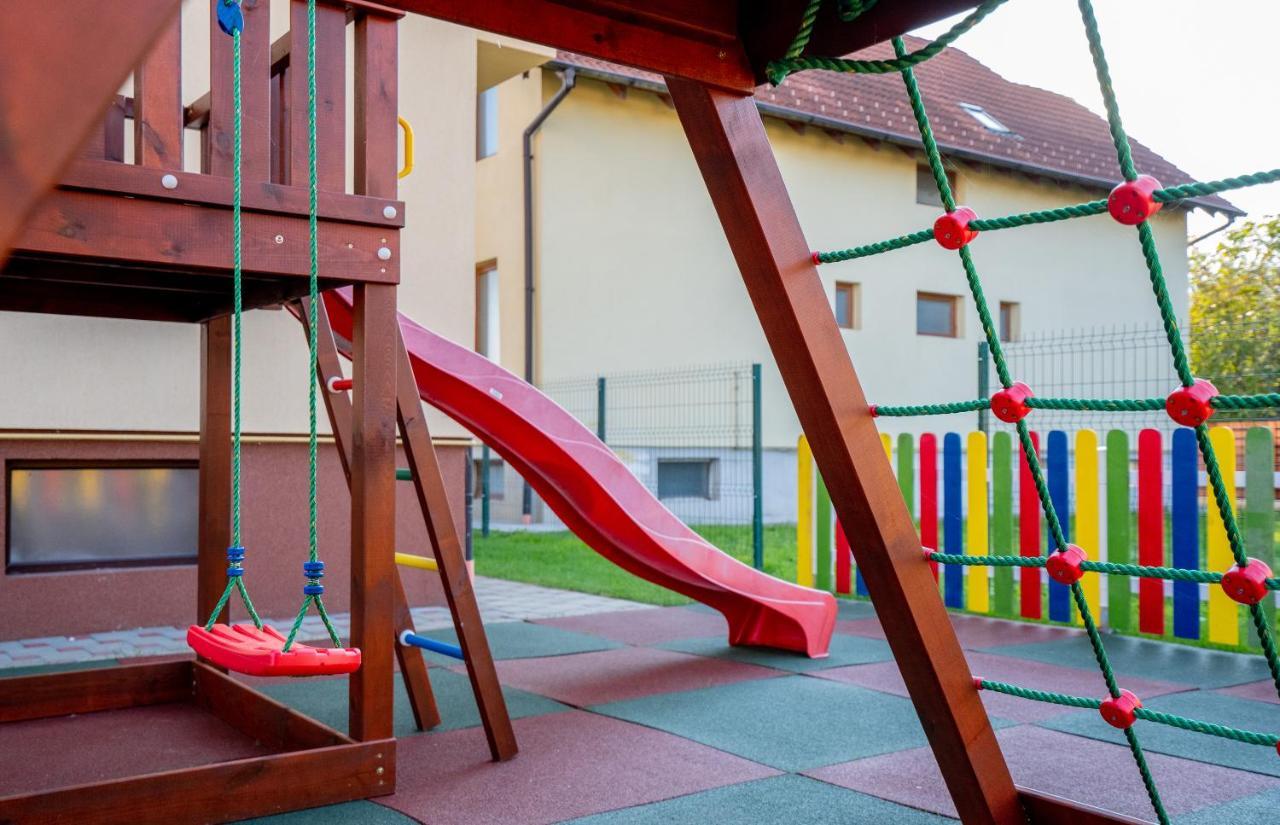 Roots Villa Redwood Brašov Exteriér fotografie