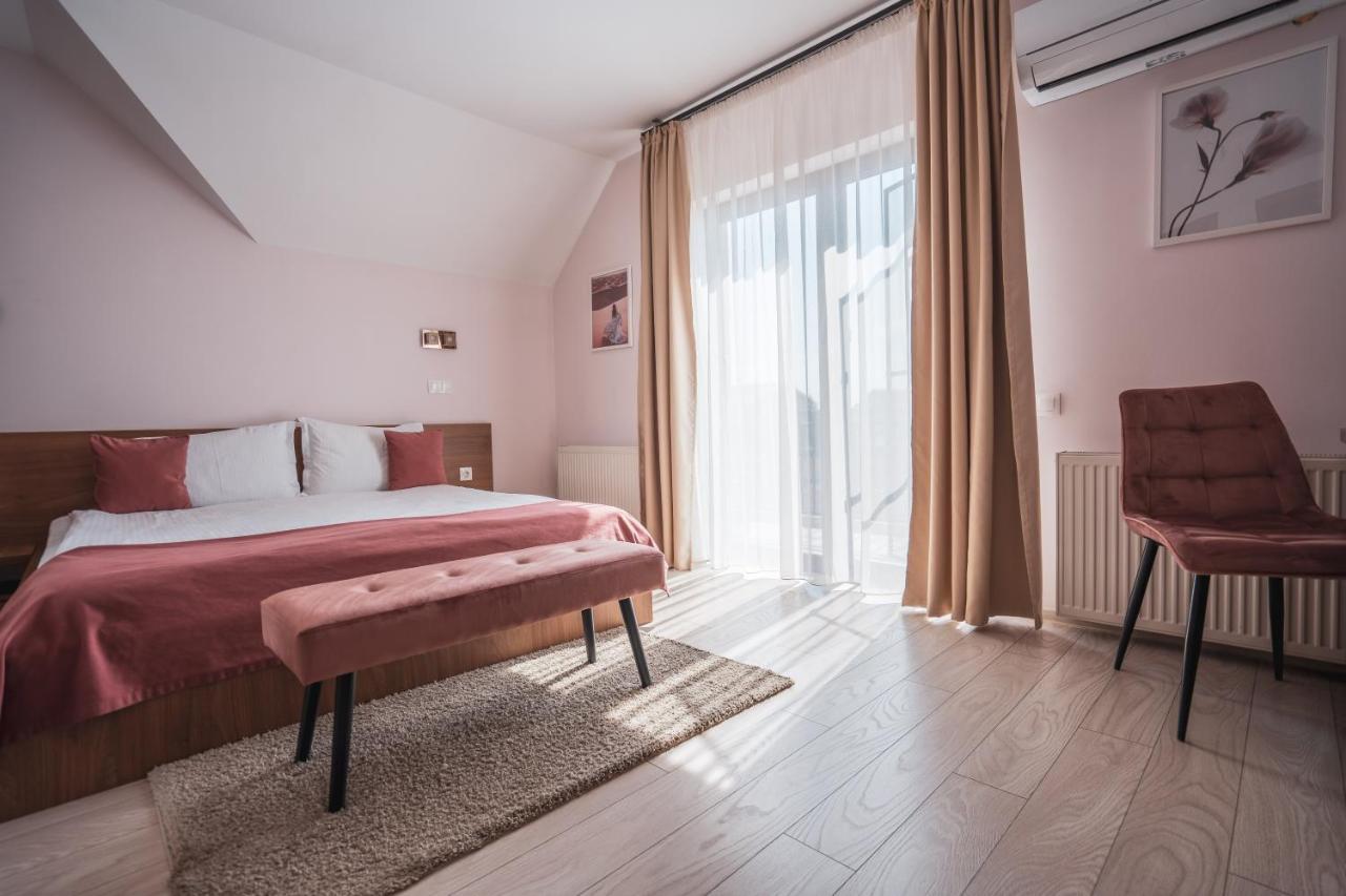 Roots Villa Redwood Brašov Exteriér fotografie